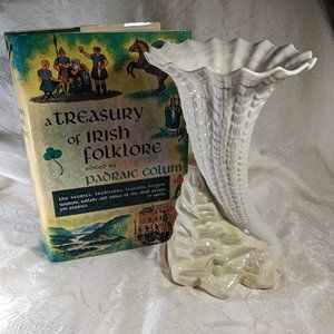 Vtg Belleek  Rock Spill Cornucopia Trumpet Vase 6th Mark 1965-1980 Beautiful